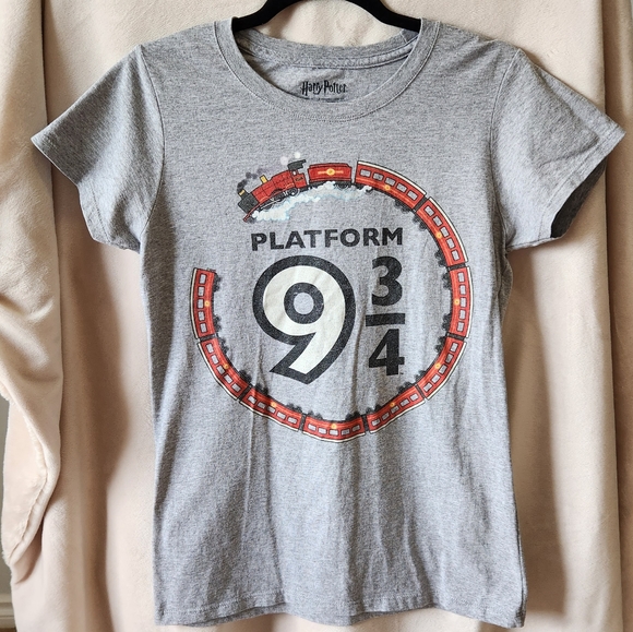 Platform 9 3/4 T-shirt - Picture 1 of 3